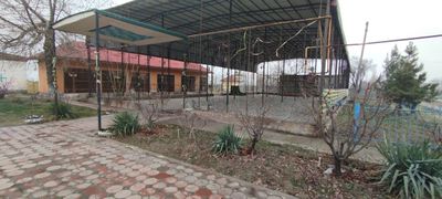 Нежилое. Ахангаран 105 сот.Здание 850мцена300000уе.Срочно.