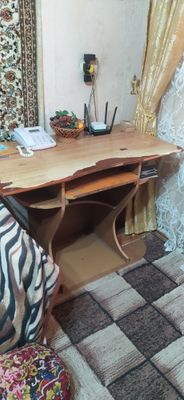 Компьютерный стол.