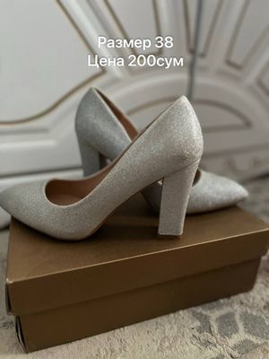 Продаётся обуви хорошем состоянии размер 38 адрес город Бухара