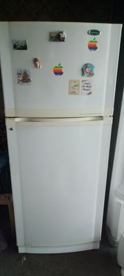 Холодильник Goldstar двухкамерный