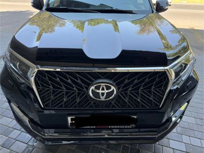 Продам Toyta prado переднею решотку