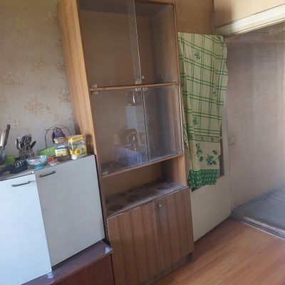 Продаю два шкафа.