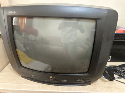 Телевизор LG в рабочем состоянии