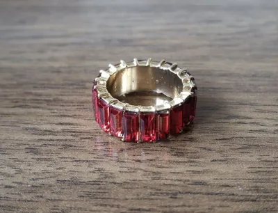 Красивое кольцо. Новое. Размер 17