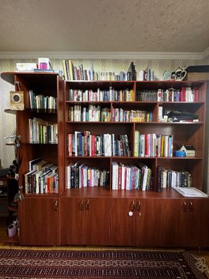 Продаётся книжный шкаф в отличном состоянии