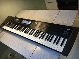 KORG TR 76 KEYS workstation