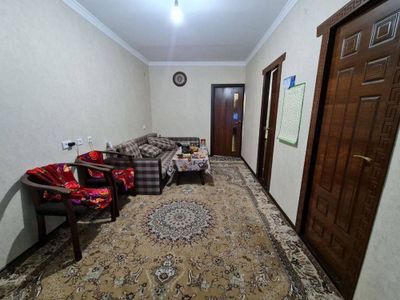 Мирзо Улуғбек метро бекатида яхши шароитли квартира арендага берилади