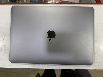 macBook pro 2018 13inc