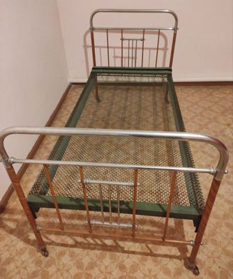 Кровать металлическая (сетка) советская.
