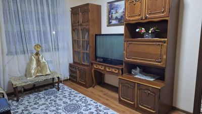 продается вся гостинная мебель из дерева