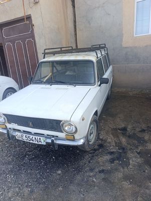 Vaz 2102 sotiladi