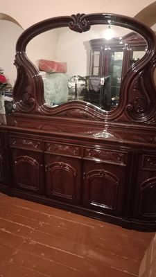 Хитой стенка ва камод сотилади