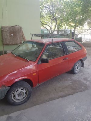 Автомобиль ВАЗ 21083 "Спутник"