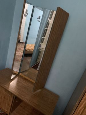 Mebel shfaner polkalariyam bor veshalka joyiyam bor oynalik tryumo