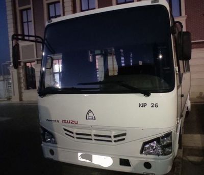 Isuzu avtobuslari sotiladi