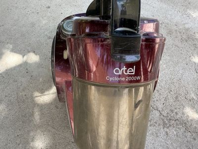 Пылесос Artel VCC 0220 Контейнерный