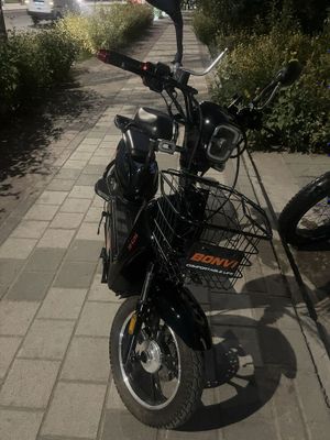 Elektro skuter va velik sotiladi