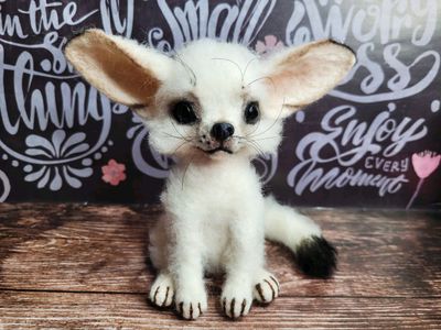 Фенёк.игрушка из шерсти ручной работы