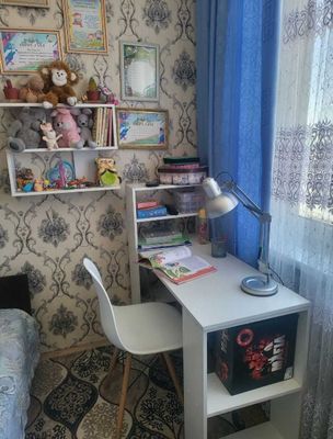 Письменный стол, стул,