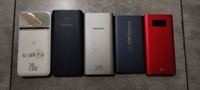 Продам беспроводные зарядки повербанк оригинальные