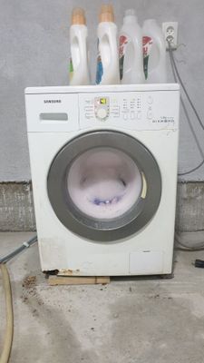 Прадаетса стиралний машинка SAMSUNG