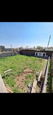 УН КУРГОНДА 2 сотих ер сотилади стадион ёнида