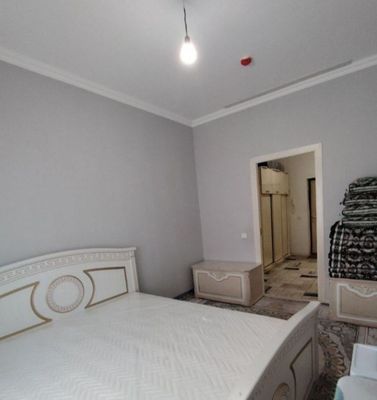 Oybek metrosi oldidan Ijaraga beriladi 2 xonali uy
