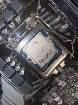 Процессор Intel Core i3-10100F