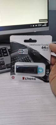 Fleshka Kingston оригинал 64gb ноыый