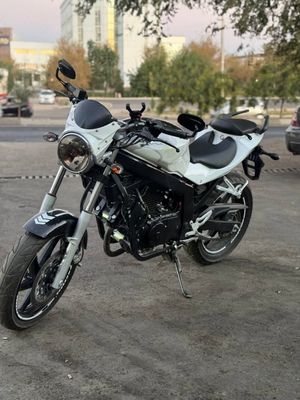 Huyosung gt 250cc sotiladi