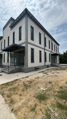 Сдается в аренду отдельно стоящее здание, Чирчик, 2-ой Микрорайон ААА