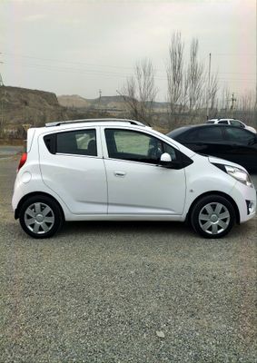 Chevrolet spark sotiladi