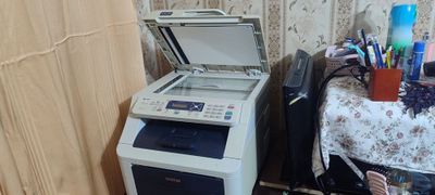 kampyuter va rangli printr sotiladi