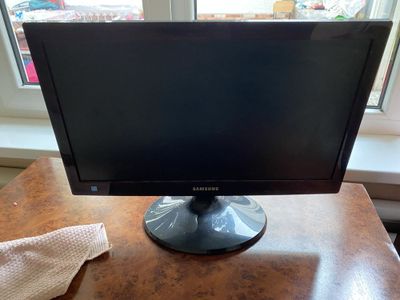 Monitor va printer.