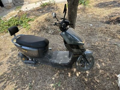 Skuter sotiladi holati yangi 2 oy boldi oganimga