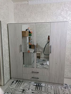 Shkaf sotiladi dastafka ustanovka bepul