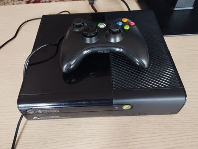 XBOX 360E 250 GB kinect