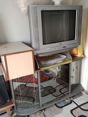 LG televizor va podstavka
