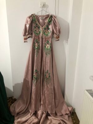 ансамбь 150$ шарф и жулетта дупписи билан база бор