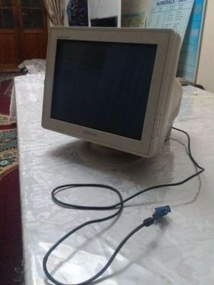 Samsung monitor (2004 yil) sotiladi