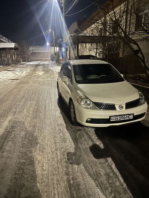 Nissan Tiida 2007 yil