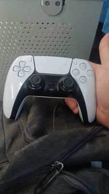 Playstation 5 jyostik 4dona yaxshi sostayaniya