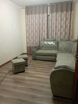 Yunusjbod Shaxriston Metrosi yonida kvartira bor