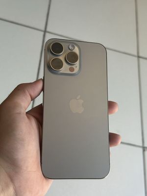 iPhone 15 Pro Max titanium