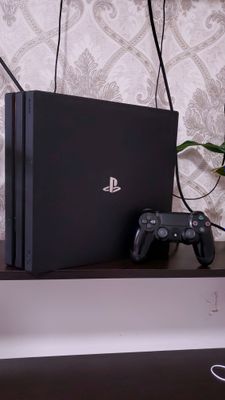 playstation 4 pro 1 TB srochna sotiladi