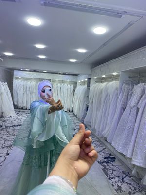 Ansambl kòyne bir marta kiyilgan fotosessiya uchun