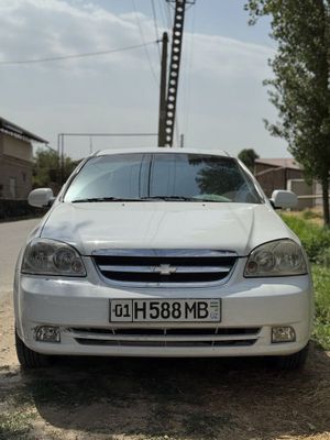Lacetti 1.8litr xolati yaxshi