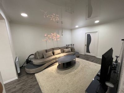 Сдается 2 комн квартира на Ойбеке 60м2 посольство Кореи