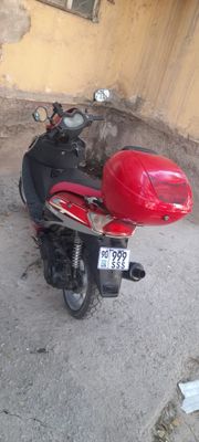 Motosikl skuter moto