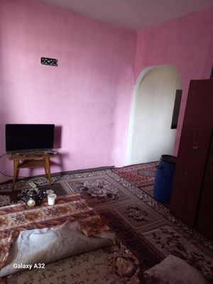 UY SOTILADI faqat ryalni oladiganlar tel qilinglar